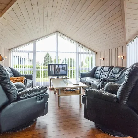 Vakantiehuis Awesome Home In Hejls With Wifi