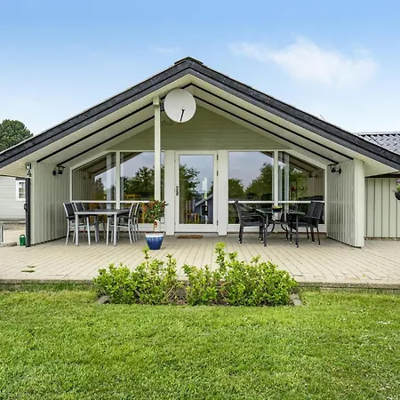 Vakantiehuis Awesome Home In Hejls With Wifi *