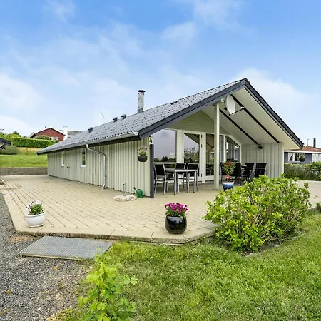 Vakantiehuis Awesome Home In Hejls With Wifi